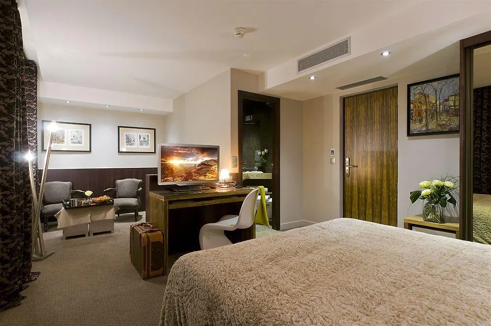 B Montmartre Hotel Paris