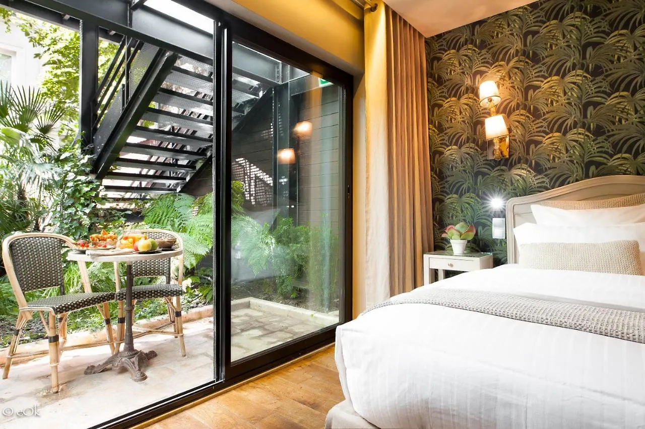 B Montmartre Hotel Paris 4*,