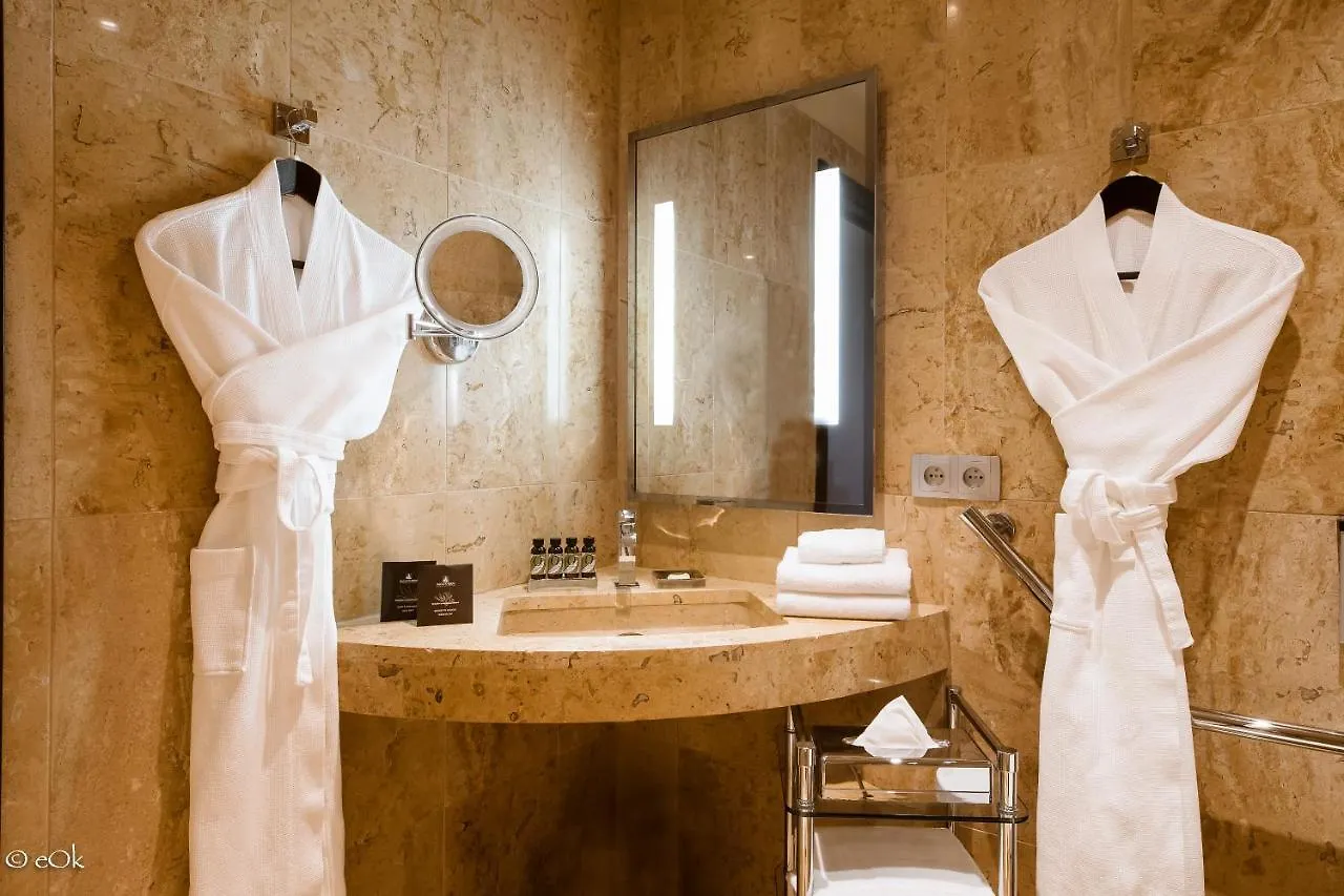 B Montmartre Hotel Paris 4*,  France
