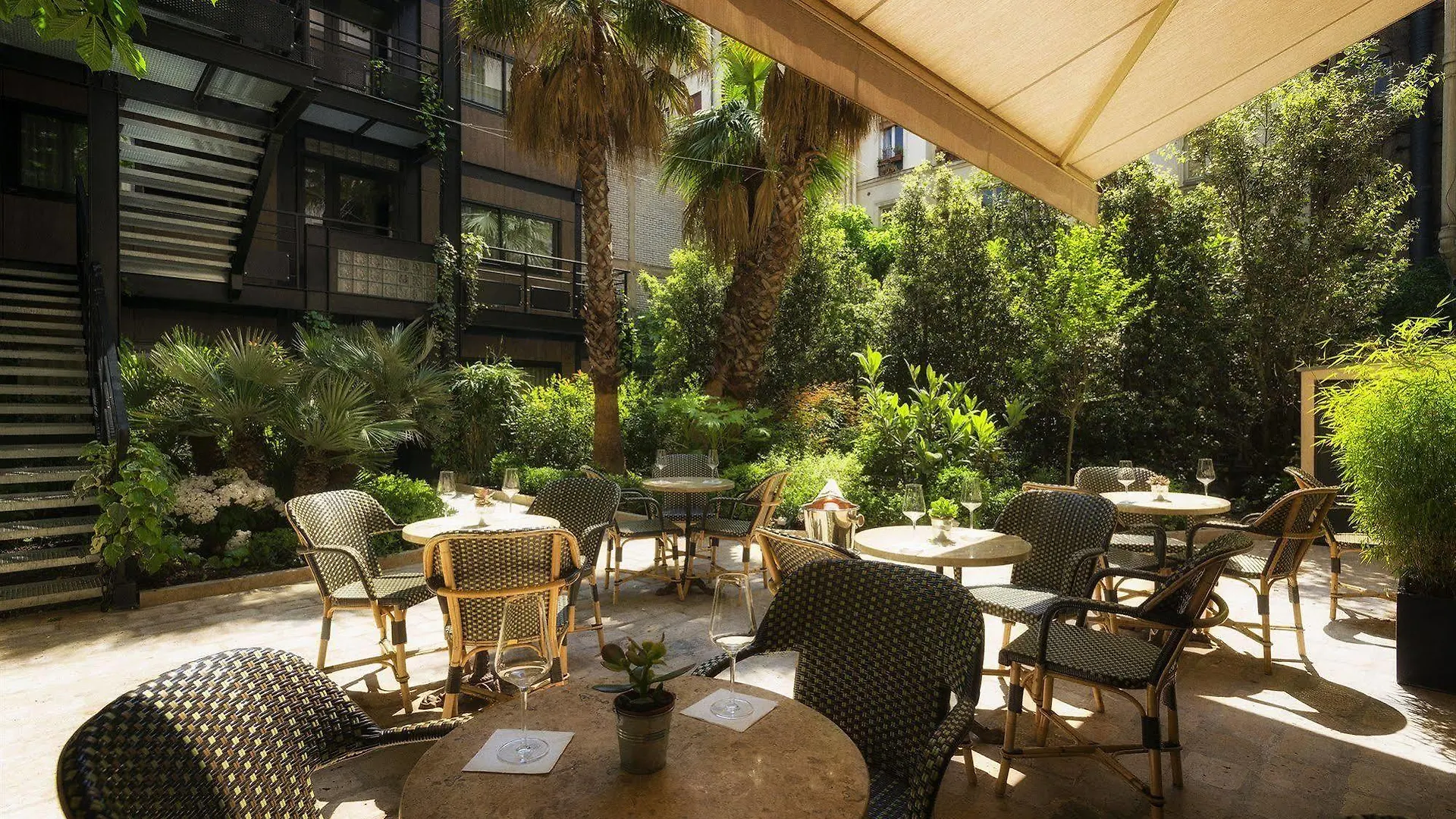 B Montmartre Hotel Paris France